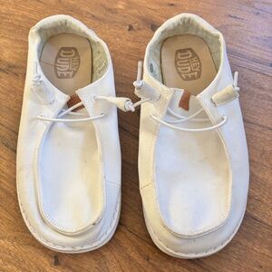 Women’s HEY DUDES size 8W